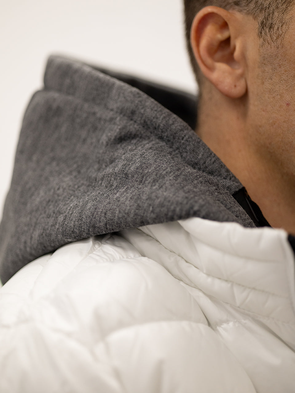 Giubbotto con Cappuccio Removibile Black